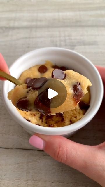 Mug Cake Microwave Cookie, One Minute Cookie Recipe, Microwave Mug Cookie Recipes, Microwave Cookie In A Cup, Microwave Cookies Recipe, Cookie Mug Recipe, Microwave Mug Cookie, Mug Cookie Recipe, Cookie In A Mug Recipe