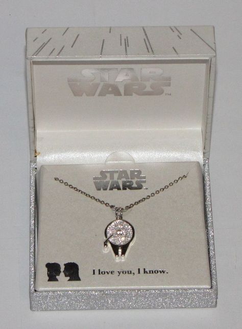 Star Wars Beaded Jewelry, Star Wars Necklace, Yoda Lightsaber, Nerd Wedding, Star Wars Merch, Star Wars Jewelry, Han And Leia, Star Wars Fashion, Star Wars Diy