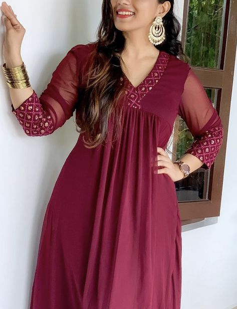 New Model Churidar Designs Party Wear, Shifon Kurti Pattern, Saree Varieties, Stitch Kurti, Alia Cut, Embroidered Kurtis, Cut Dresses, Function Dresses, Stylish Kurtis Design