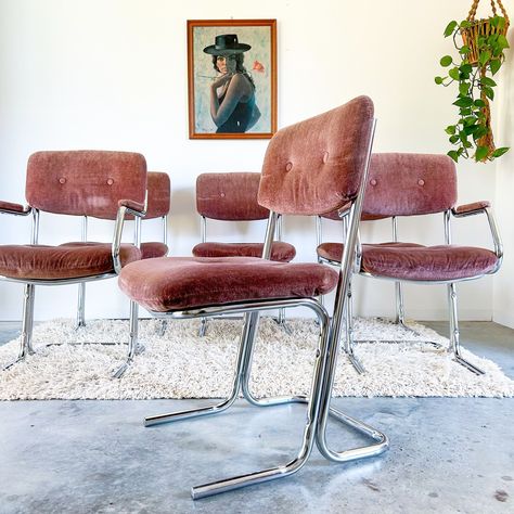 Dusky pink velvet + cantilever tubular chrome = dream chairs 💕💞💓💗🩷 New vintage online now. Chrome Chair, Carver Chair, Hey Jude, Vintage Dining Chairs, Cantilever Chair, Velvet Dining Chairs, Dusky Pink, Chrome Frame, Velvet Upholstery