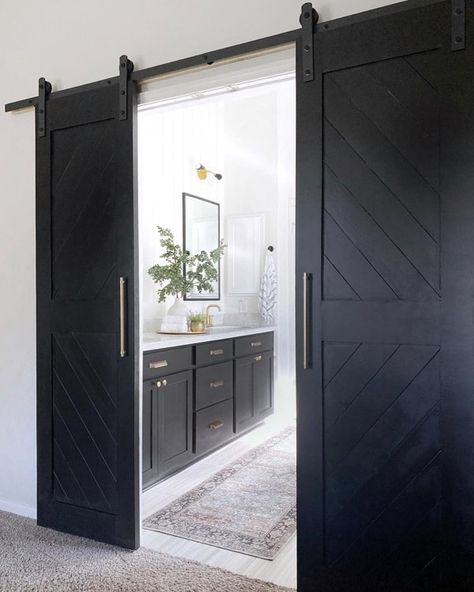 The Top 60+ Best Barn Door Ideas - Interior and Home Design - Next Luxury Bathroom Barn Door Ideas Master Bath, Bathroom Sliding Door Ideas, Bathroom Barn Door Ideas, Barn Door Ideas, Barnyard Door, Bathroom Barn Door, Modern Sliding Barn Door, Custom Interior Doors, Next Luxury