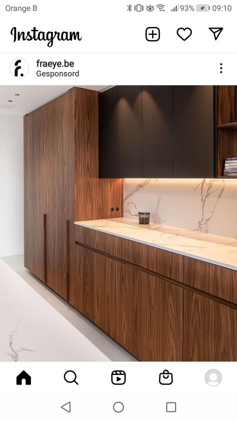 Walnut Kitchen Cabinets Modern, Black And Walnut Kitchen, American Walnut Kitchen, Modern Kitchen Colors, Mid Century Modern Kitchen Renovation, Modern Kitchen Counters, Modern Kitchen Island Design, Mid Century Modern Kitchen Design, Walnut Kitchen Cabinets