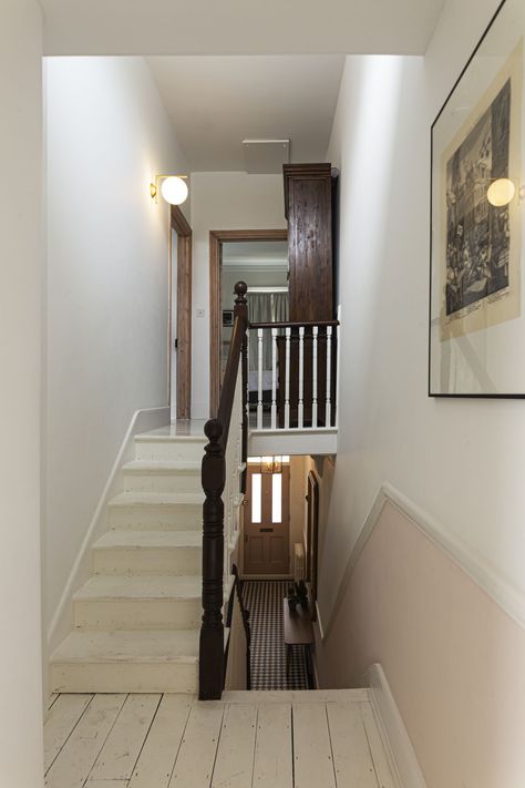 Kitchen In Victorian Terrace, Small Victorian Terrace Interior Kitchen, Terraced House Hallway Ideas, Small Victorian Homes Interior, London Terrace House Interior, Victorian Terrace House Interior, Small Terraced House Interior, Victorian Terrace Bathroom, Small Victorian Terrace House