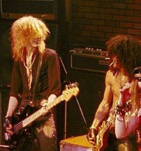 Slash And Duff Mckagan, Duff Mckagan And Slash, Metal Head Boy, Duff And Slash, Slash And Duff, Velvet Revolver, 80s Hair Bands, Duff Mckagan, 80s Men