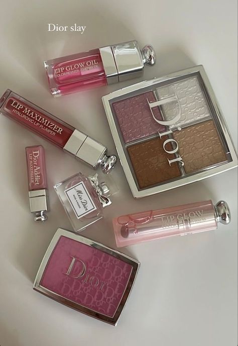 Expensive Makeup, Makeup Bag Essentials, Dior Addict Lip, Dior Makeup, Fancy Makeup, Makeup Needs, Dior Addict, Dior Couture, Lip Glosses