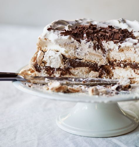 The Best Meringue Recipes To Dazzle Every Dinner Party Pecan Torte Recipe, Tastemade Uk, Chocolate Mousse Pie, Baked Meringue, Oreo Cookie Crust, Meringue Recipe, Torte Recipe, Coconut Cream Pie, Barefoot Contessa