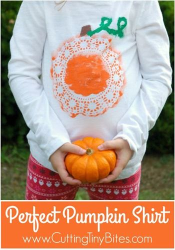 Pumpkin Shirt Ideas, Preschool Pumpkin, Preschool Outdoor Activities, Spray Chalk, Tiny Bites, Splatter Painting, Bear Craft, Halloween Arts, Small Potatoes