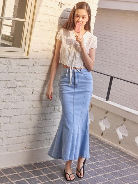 Mermaid Skirt Outfit Casual, Maong Skirt Outfit, Mermaid Skirt Outfit, Denim Mermaid Skirt, Maong Skirt, Resort Outfits, Mystical Mermaid, Skirt Outfit Casual, Feminine Skirt