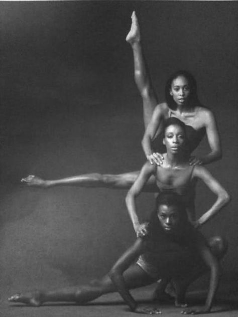 Black dancers Dance Group Photography Team Photos, Dance Poses Couple, Duet Dance Poses, Trio Dance Poses, Duo Dance Poses, Duet Poses, Group Dance Poses, Contemporary Dance Photography, Choreography Ideas