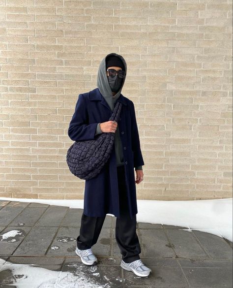 Cos Quilted Bag Outfit, Bag Outfit Men, Cos Quilted Bag, Sakura Outfits, Cos Bag, 2023 Vibes, Cos Bags, Fit Board, Japan Sakura