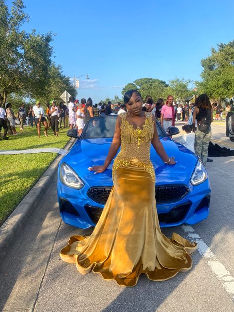 Prom Gold Dress, Yellow Prom Dresses, Prom Gold, Hoco Ideas, Yellow Prom, Girl Prom, Semi Dresses, Prom Inspo, Prom Dresses Long Pink