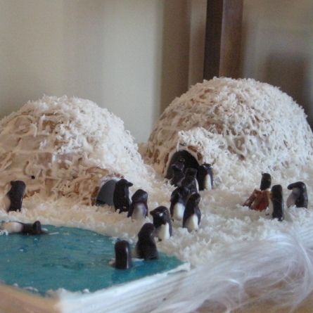 Gingerbread Igloo and Artic Penquins Gingerbread House Igloo, Igloo Gingerbread House, Gingerbread Igloo, Gingerbread Contest, Gingerbread Designs, Igloo House, Homemade Gingerbread House, Gingerbread Ideas, Mini Gingerbread House