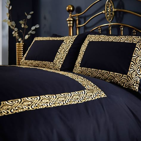 Draps Design, Bed Cover Design, Designer Bed Sheets, Black Bed Linen, Black Bed, Designer Bedding, Bed Linen Design, Cushion Cover Designs, Bed Linens Luxury