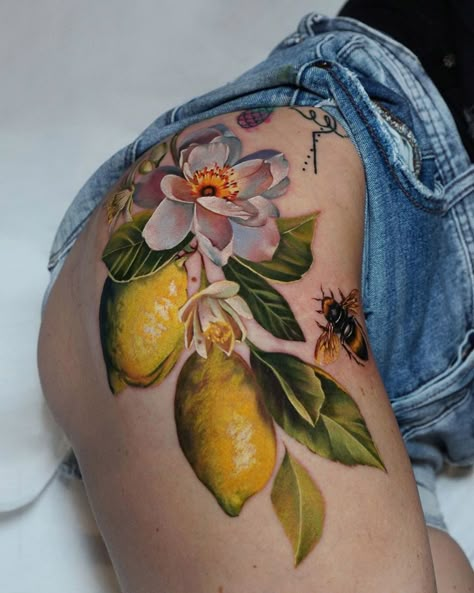 Lemons Tattoo, Hip Tattoos Women, Plant Tattoo, Tattoo Artwork, Botanical Tattoo, Tattoo Design Ideas, Bee Tattoo, Tattoo Feminina, Best Tattoo Designs