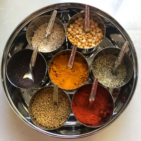 Anjara petti 😀 or the spice box houses some ofthe key spices in a south indian kitchen. Indian Spice Container, South Indian Kitchen, Traditional Kitchen Ideas Indian, Indian Spice Box, Spice Combinations, Spice Holder, Lentil Dishes, Indian Kitchen, Spice Box