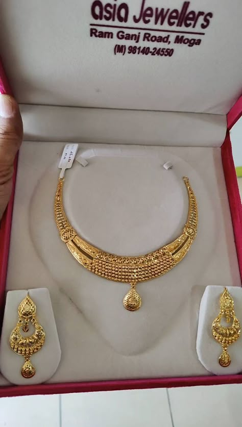 asia_jewellers98 on Instagram: ORDER= 98140-24550 Prabh Gill, Gold Set Design, Fresh Flower Jewelry, Fashion Jewelry Necklaces Gold, Gold Ideas, Necklace Traditional, Function Dresses, Bridal Necklace Designs, Pooja Items