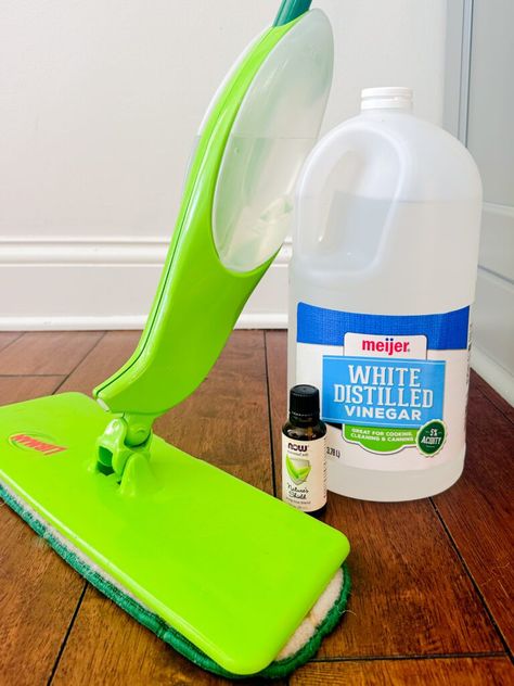 White Vinegar and Water for Cleaning Floors - The Good Wrench Vinegar To Clean Floors, Vinegar Floor Cleaner, Cleaning Floors With Vinegar, Cleaning Wooden Floors, Floor Cleaner Recipes, Tile Floor Cleaner, Cleaning Floors, Vinegar Cleaner, House Maintenance