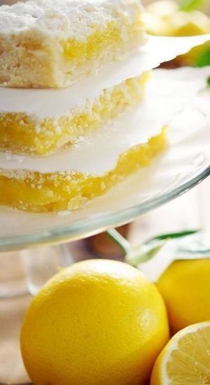 Lemon Bars Recipe, Lemon Squares, Yellow Sunshine, Lemon Bars, Paula Deen, Köstliche Desserts, Lemon Desserts, Sunny Yellow, Lemon Recipes