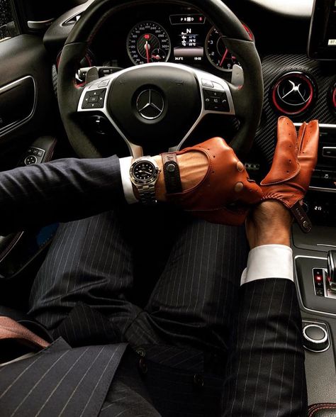 Men’s Law’s Instagram photo: “Class” Gloves Aesthetic, Gentleman Aesthetic, Leather Driving Gloves, Tom Ford Men, Aesthetic Boy, Mens Fashion Classy, Rich Man, Mens Gloves, Mens Essentials