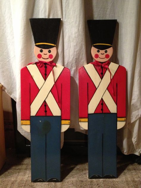 Up for sale are TWO Hand Painted Wooden Toy Soldier Plaques - 37 high and 3/4 wide . Vintage but not antique. Look to be from the 70s but could Christmas Toy Soldiers, Christmas Soldiers, Wooden Christmas Crafts, Christmas Yard Art, Christmas Homemade, Christmas Yard Decorations, Creative Valentines, Christmas Wood Crafts, Diy Valentines Crafts