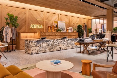 Aritzia Store, Commercial Design Retail, Lobby Desks, Retail Store Layout, Retail Store Interior Design, Cafe Concept, Brick Arch, Retail Store Interior, Apartment Makeover