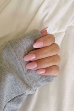 Short Pale Pink Acrylic Nails, Nail Inspiration Light Pink, Acrylic Nails Ideas Light Pink, Pink Pilates Nails, Blush Pink Nails Almond Shape, Plain Pink Nails Almond, Solid Pink Nails Almond, Pastel Pink Acrylic Nails Almond, Almond Nails Pale Pink