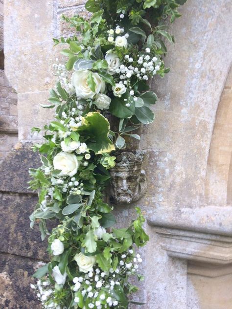 Gypsophila Garland, Green Garland, Table Setting Decor, Salou, Wedding Vibes, Garland Wedding, Magical Wedding, Church Wedding, Rose Wedding