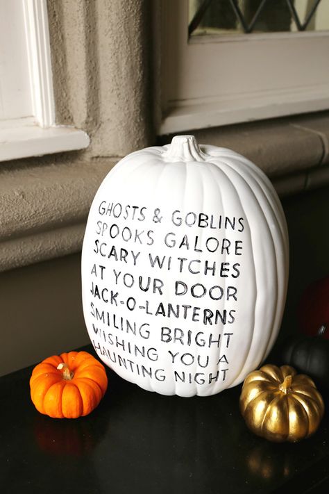 No Carve Pumpkin Decorating Ideas - Create Craft Love Diy Halloween Dekoration, Fun Diy Halloween Decorations, Dekorasi Halloween, No Carve Pumpkin Decorating, Halloween Decorations Ideas, Table Halloween, Cheap Halloween Costumes, Hallowen Ideas, Easy Diy Halloween Decorations