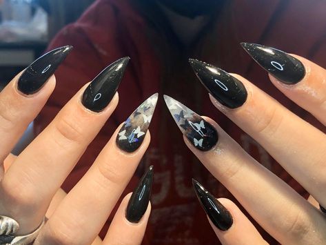 Grad Accessories, Point Nails, Pointy Nails, Pointed Nails, Stiletto Nails Designs, French Acrylic Nails, Black Ombre, Nails Designs, Stiletto Nails