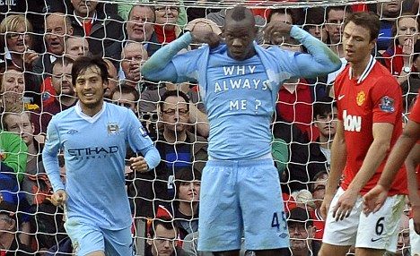 Mario Balotelli reveals the famous "why always me?" T-shirt after opening the scoring in City's famous 6-1 win at Old Trafford Why Always Me, Mario Balotelli, Manchester Derby, Barclays Premier League, Cleats Football, Youth Football, Sport Icon, Soccer Coaching, Football Kids