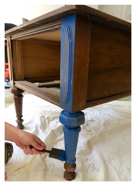 Redo End Tables, Refinished End Tables, Distressed End Tables, Annie Sloan Furniture, Painted Table Tops, Painted End Tables, End Table Makeover, Painted Furniture Designs, Homemade Chalk Paint