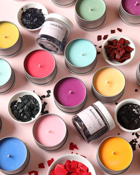 Color Candles, Lilin Aroma, Diy Candles Homemade, Homemade Scented Candles, Soya Mumu, Candle Making Business, Organic Candles, Candles Photography, Coloured Candles