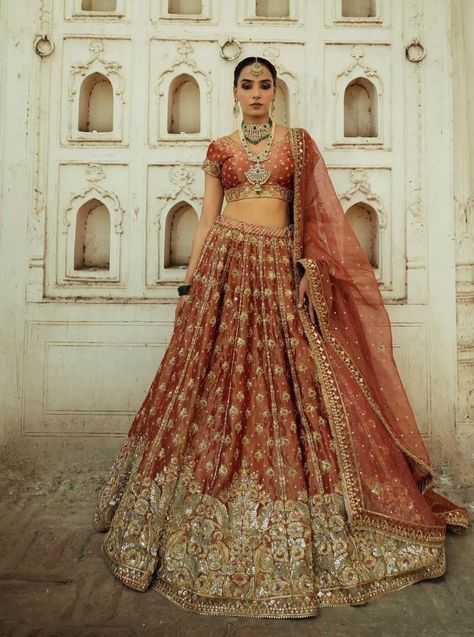 Rust Lehenga, Bridesmaids Outfits, Latest Bridal Lehenga Designs, Heavy Lehenga, Lehenga Bridal, Rajputi Dress, Simple Lehenga, Latest Bridal Lehenga, Outfits Indian