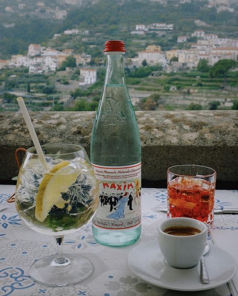 the iconic bevvy lineup from our honeymoon that got so much love TikTok demanded I make prints of it. any guesses on the drinks? in less than two months we’ll be back in Italy for the first time since our honeymoon and I can’t really think of anything else 🍋 if anyone has any Rome recommendations I’d love to hear! or if any photographers will be in Rome in June let me know! #honeymoon #amalficoast #amalficoasthoneymoon #italianhoneymoon #honeymoondestination #honeymoonphotography #travelblo... Vintage Honeymoon Aesthetic, Italian Honeymoon Aesthetic, Mediterranean Honeymoon, Honeymoon Aesthetic, Summer Honeymoon, Italian Honeymoon, Honeymoon Vibes, Love Tiktok, Honeymoon Photography