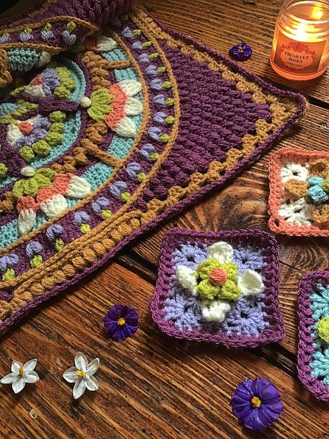 Ravelry: Moonflower by Jen Tyler Jen Tyler Crochet, Cushion Crochet, Crocheted Squares, Crochet Youtube, Manta Crochet, Sewing Stitches, Crochet Square Patterns, Granny Squares Pattern, Crochet Mandala