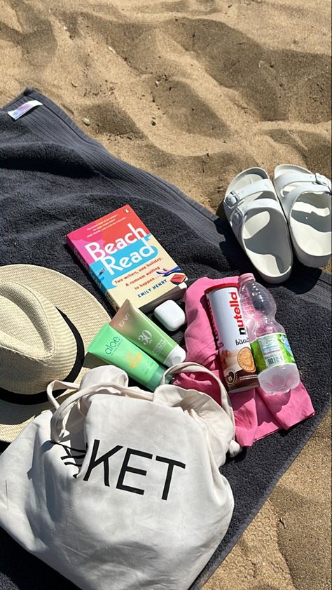 Beach Essentials Aesthetic, Beach Camping Aesthetic, Beach Reading Aesthetic, Pool Essentials, Beach Instagram Pictures, Adventure Time Wallpaper, Beach Books, Summer Cottage, Book Reading