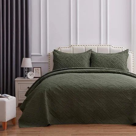 Latitude Run® Microfiber Reversible 3 Piece Quilt Set | Wayfair Elegant Bedding, Perfect Bedding, Beautiful Objects, Premium Bedding, Bedspread Set, Quilted Bedspreads, Bedding Stores, Bed Sets, Coverlet Set