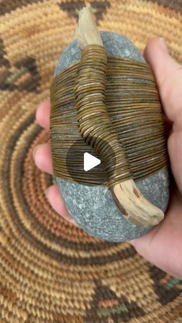 Lori Marshall on Instagram: "Wrapping sticks today and trying different techniques. Trying to tame my creative mind that wants to play. #wrappedrocks #zenwrockz #creative #creativity #creativeminds #calm #zenstones #zenrocks #stonewrap #stoneart" Beach Rocks Crafts, Diy Stone Wrapping, Stone Wrapping Tutorial, Stone Vases, Rock Crafts Diy, Beach Rock Art, Beach Crafts Diy, Wrapped Sticks, Driftwood Art Diy