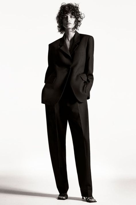 Woman In Suit, Cut Blazer, Model Test, Studio Photoshoot, Model Poses Photography, High Waisted Trousers, Model Poses, Zara United States, Black Blazers