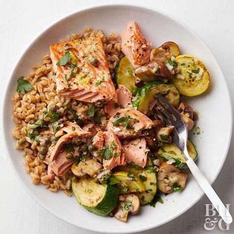 Salmon And Farro Recipes, Farrow Recipes, Speakeasy Food, Farro Bowls, Grain Bowl Recipe, Farro Recipes, Winter Salads, Grain Recipes, Grain Bowls