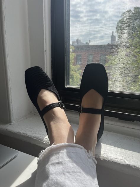 Wrong Shoe Theory, Vivaia Shoes Outfit, Vivaia Mary Jane, Vivaia Shoes, Mary Jane Shoes Outfit, Walking Around The City, Staple Shoes, Fall Wardrobe Staples, Flats Outfit