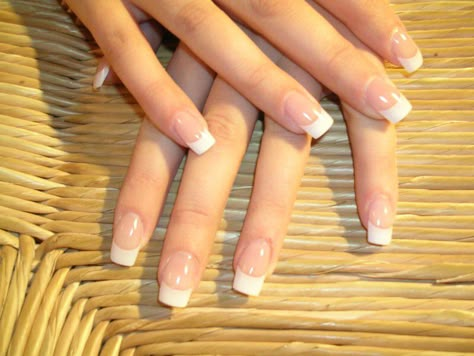 French white tips Chunky White French Tip Nails, Take Off Acrylic Nails, Acrylic French, Remove Acrylic Nails, Acrylic Nails At Home, Diy Acrylic Nails, School Nails, Pretty Gel Nails, Really Cute Nails