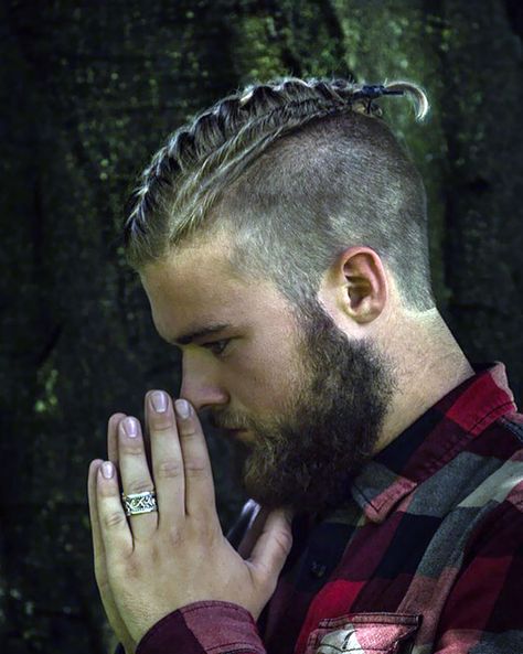 Vikings Braids Men, Viking Twist Hair Men, Easy Viking Hair Men, Men Viking Hairstyles, Viking Man Hairstyle, Viking Mens Hairstyles, Viking Mohawk Men, Men's Viking Braids, Viking Man Hair