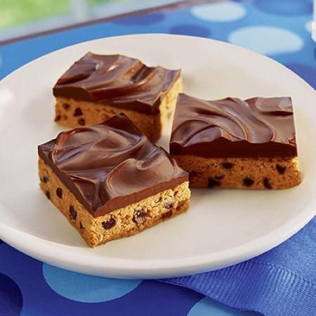 Nestle's No-Bake Chocolate Peanut Butter Bars Recipe Chocolate Peanut Butter Bars, Peanut Butter Bars Recipe, Peanut Butter Chocolate Bars, Butter Bars, Peanut Butter Bars, No Bake Bars, Chocolate Chip Recipes, Yummy Sweets, Chocolate Peanuts