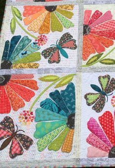 Dresden Plate Quilts, Dresden Quilt, Sewing Quilts, Flower Garden Quilt, Quilt Modernen, Applique Quilt Patterns, Flower Quilts, Crazy Patchwork, Quilt Show