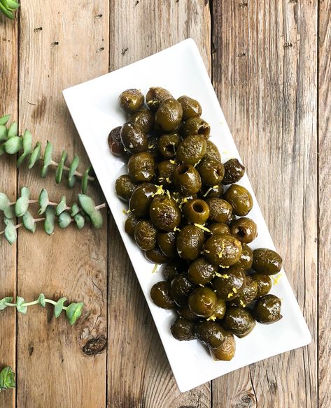 Blistered Olives Blistered Olives, Olive Snack, Awesome Appetizers, Olive Recipes, Double B, Carb Meals, Crushed Red Pepper Flakes, Purple Reign, Christmas Snacks