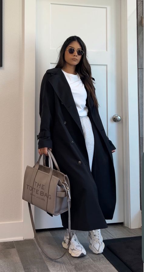 Chilled Outfits, Winter Chill Outfits, Winter Warm Outfits, Tourist Outfit, Fall Fashion Outfits Casual, Comfy Travel Outfit, Chic Winter Style, Business Casual Outfits For Work, Chill Outfits