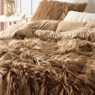 Oversized Comforter, Fur Comforter, Twin Xl Comforter, Modern Luxury Bedroom, Fur Throw Blanket, Bedding Basics, Fur Throw, Queen Comforter, King Comforter