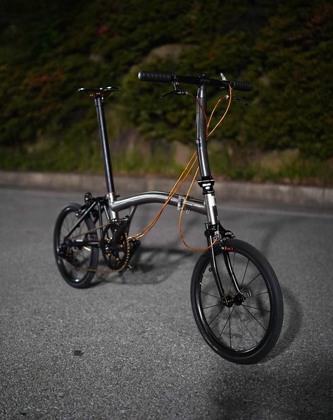 My Wife's full titanium Brompton clone - Bike Forums Fixie Gear, Brompton Custom, Brompton Bag, Brompton Accesories, Titanium Bicycle, Titanium Bike, Steel Road Bike, Brompton Titanium, Bike Swag