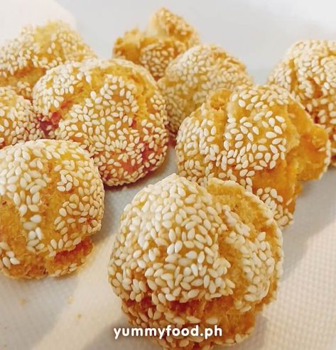 This special binangkal recipe is a Filipino sesame bread ball, a delicious treat for everyone. Traditionally, it is served with a cup of hot coffee or sikwate. Best Binangkal Recipe, Binangkal Recipe, Sesame Bread, Crab Salad Recipe, Filipino Dessert, Dairy Desserts, Filipino Desserts, Fry Bread, Crab Salad